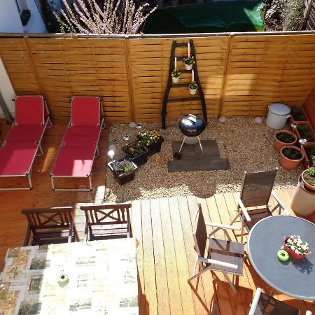 Privates Ferienhaus In Mit Garten, Grill Und Terrasse *